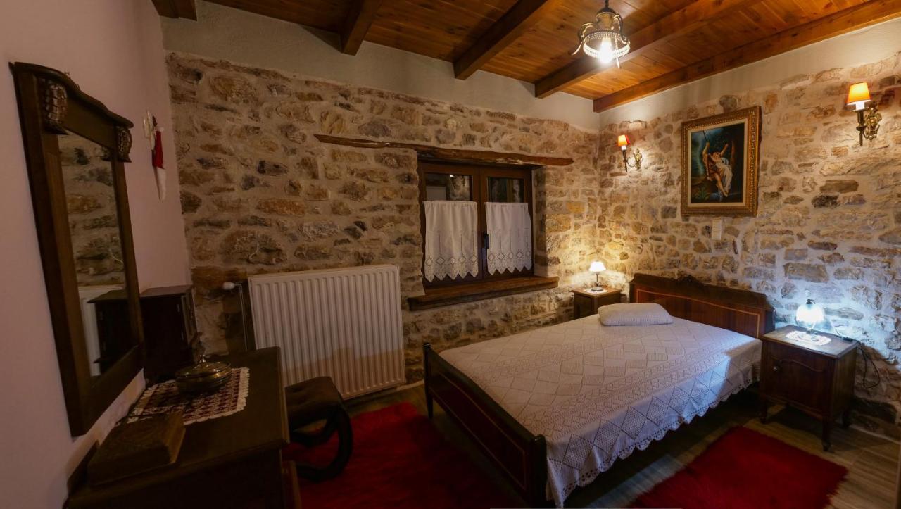 Το Πέτρινο Της Γιαγιάς Μαρίκας Appartement Karpenisi Buitenkant foto