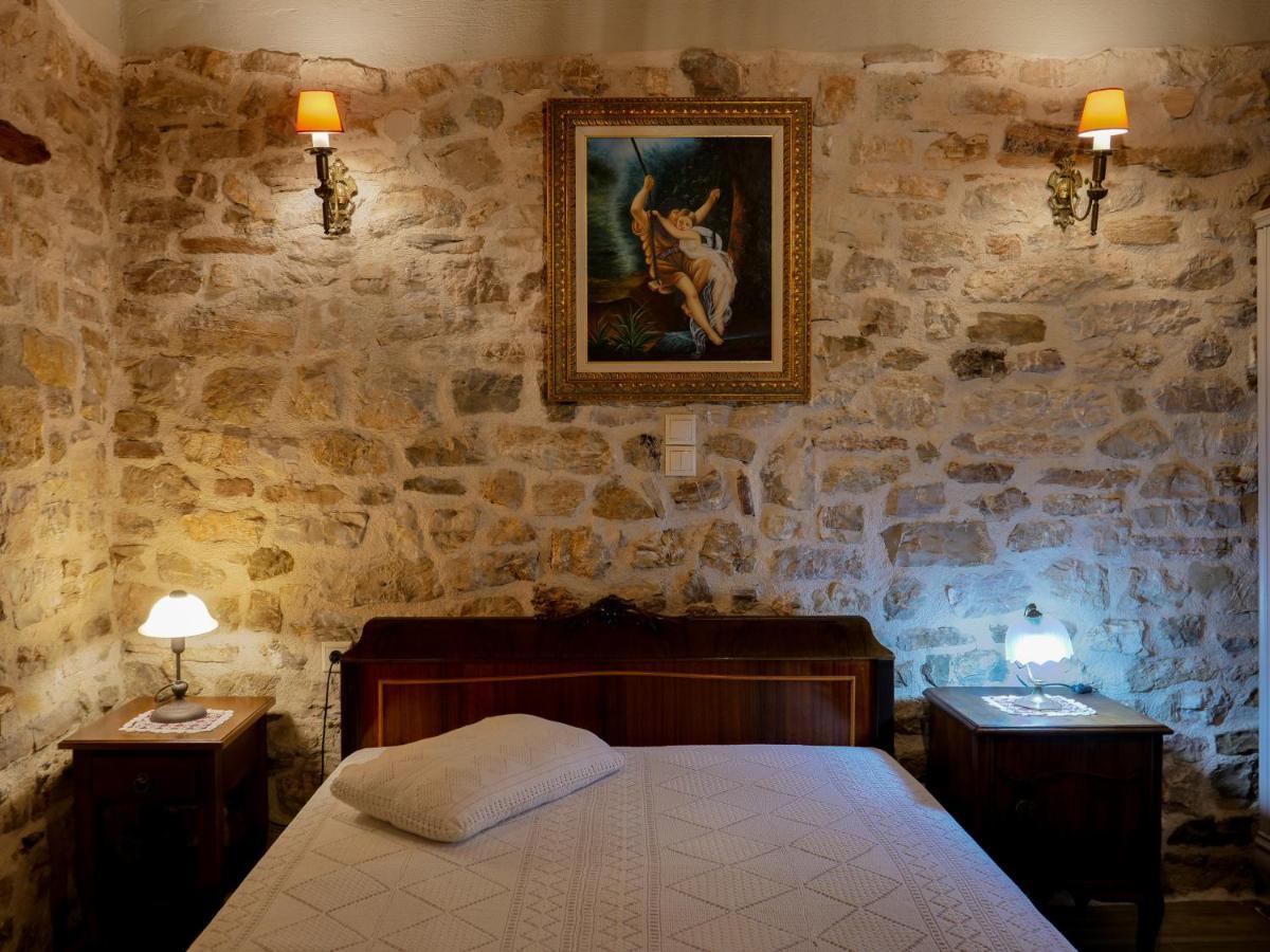 Το Πέτρινο Της Γιαγιάς Μαρίκας Appartement Karpenisi Buitenkant foto