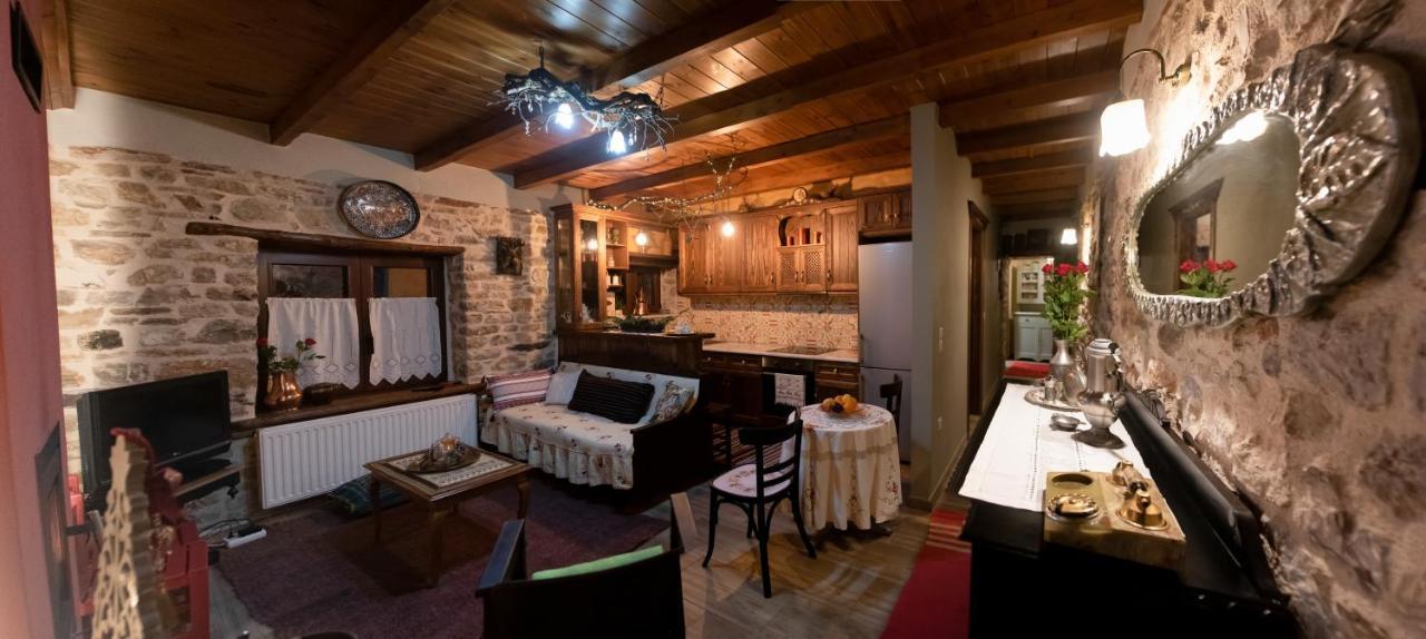 Το Πέτρινο Της Γιαγιάς Μαρίκας Appartement Karpenisi Buitenkant foto