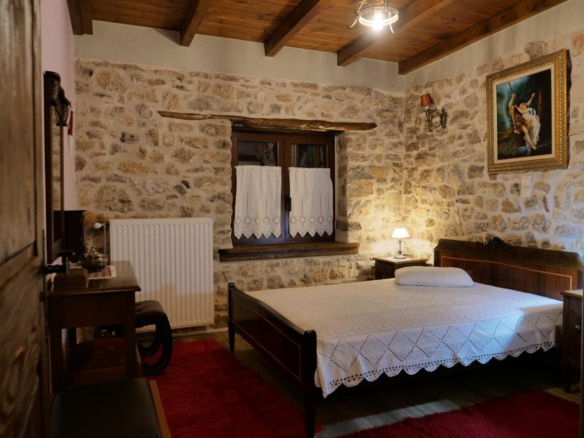 Το Πέτρινο Της Γιαγιάς Μαρίκας Appartement Karpenisi Buitenkant foto