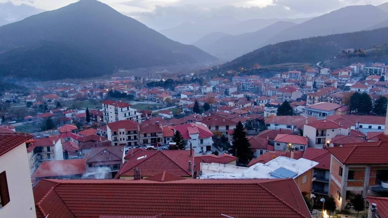 Το Πέτρινο Της Γιαγιάς Μαρίκας Appartement Karpenisi Buitenkant foto