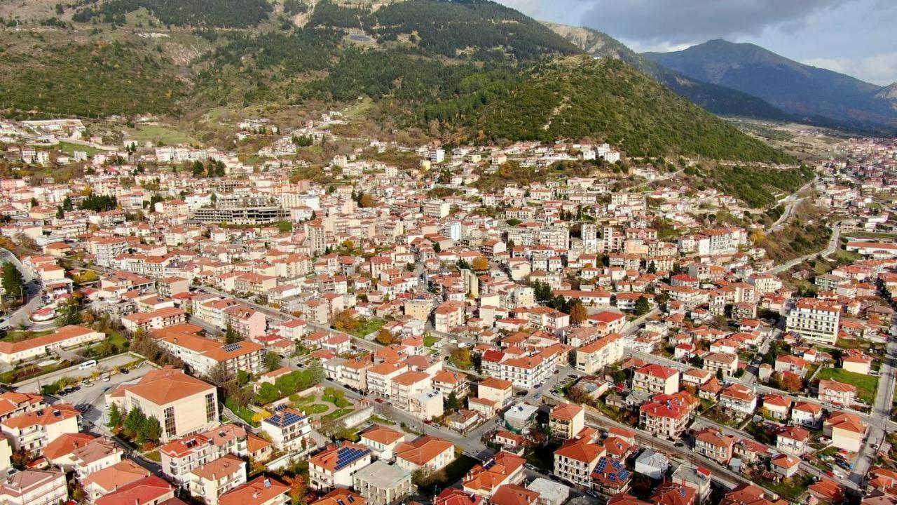 Το Πέτρινο Της Γιαγιάς Μαρίκας Appartement Karpenisi Buitenkant foto